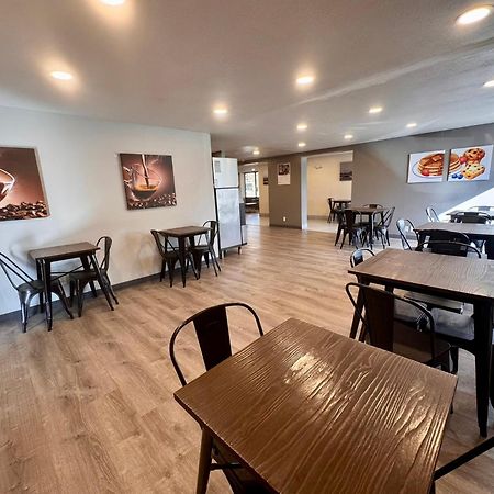 Super 8 By Wyndham Great Falls City Center Bagian luar foto