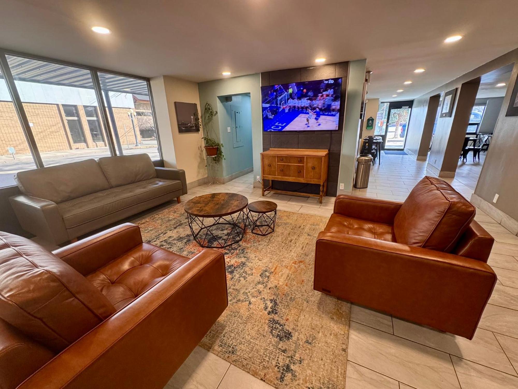 Super 8 By Wyndham Great Falls City Center Bagian luar foto