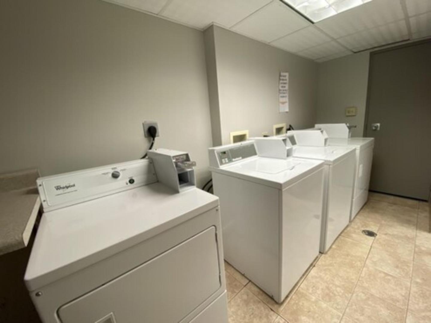 Super 8 By Wyndham Great Falls City Center Bagian luar foto