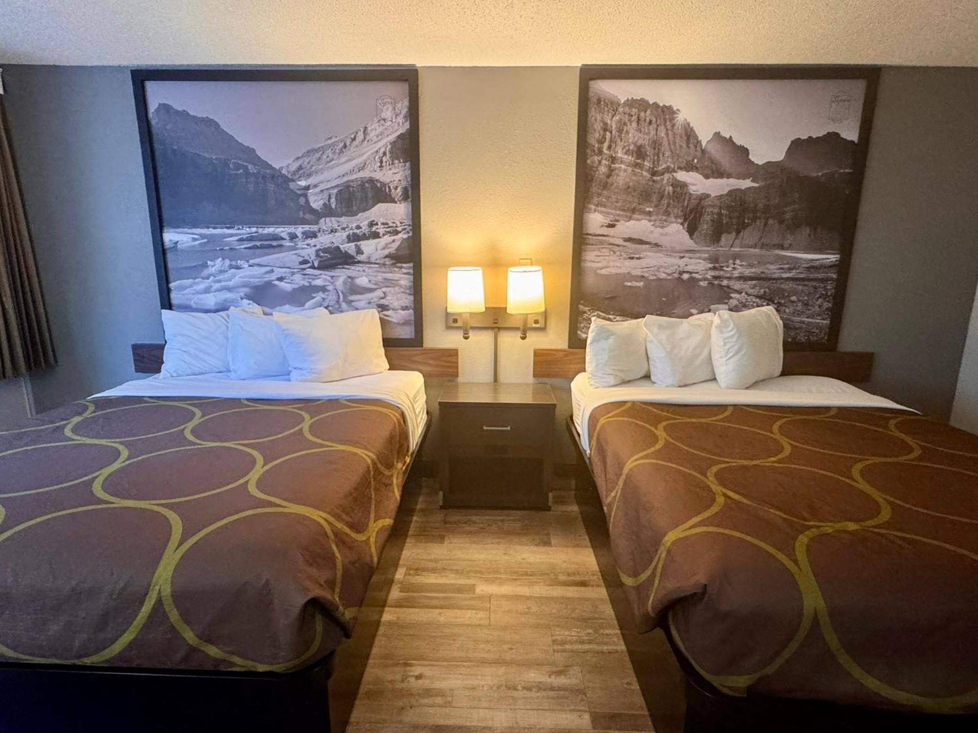 Super 8 By Wyndham Great Falls City Center Bagian luar foto